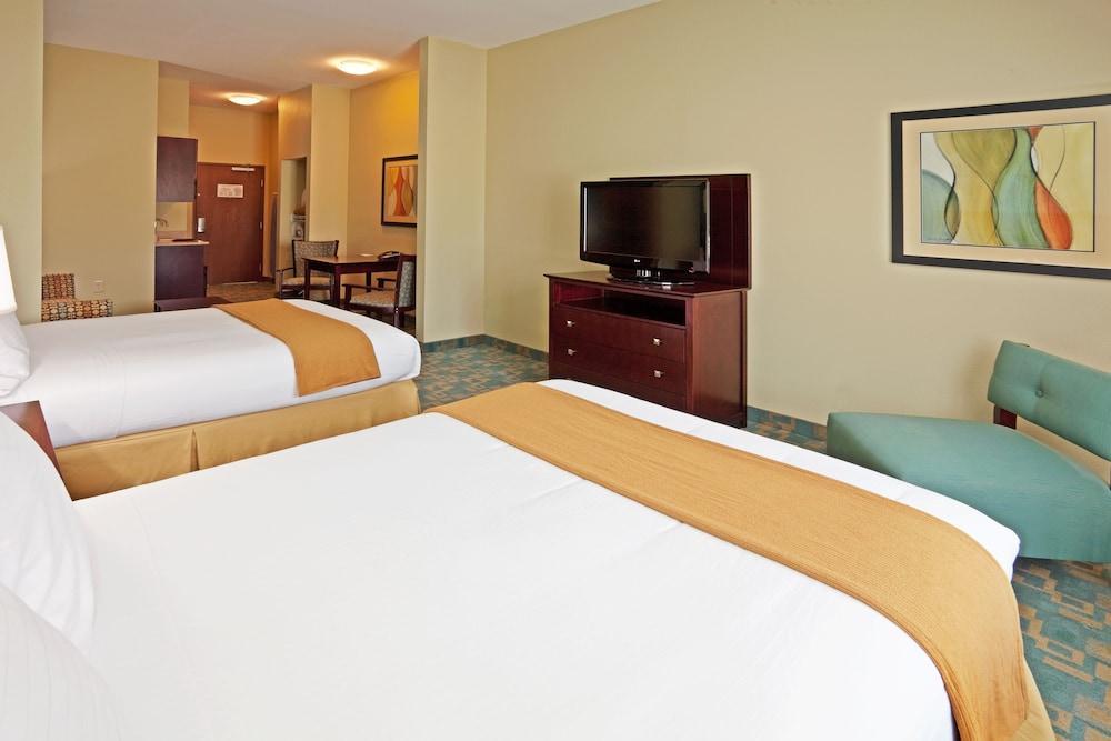 Hotel Express & By Ihg 2*