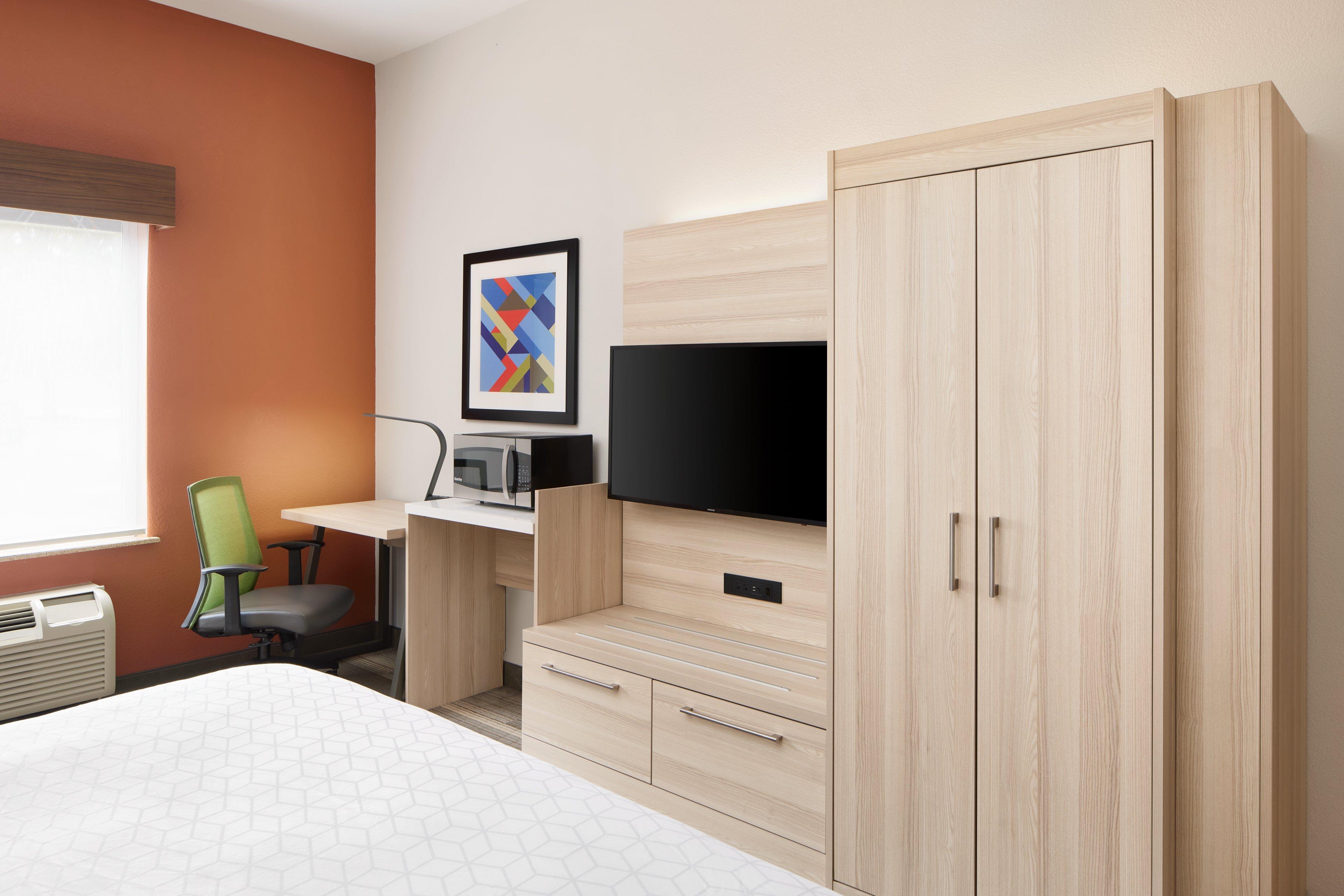 Express & By Ihg Hotel 2*