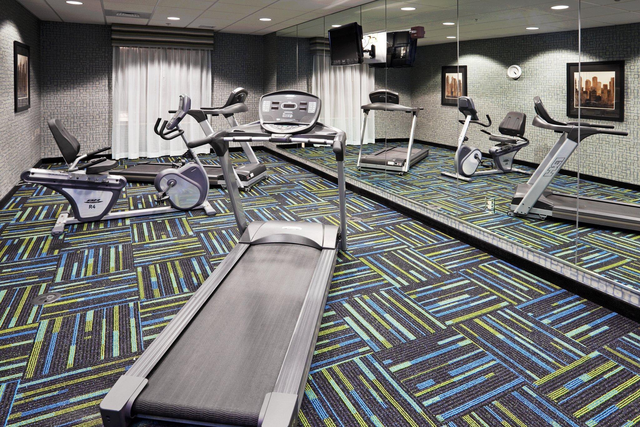 Express & By Ihg 2* Salem