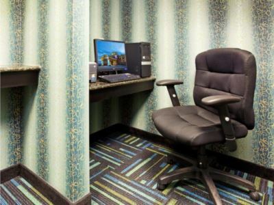 Express & By Ihg 2* Salem